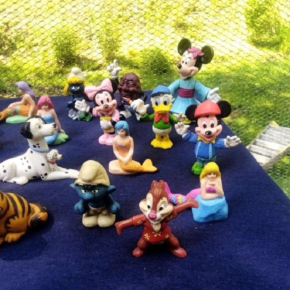 19 Colorful Cartoon Character Toy Set - Picture 5 of 6